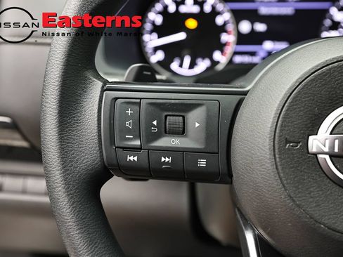 Used 2023 Nissan Pathfinder S AWD/4WD image 15