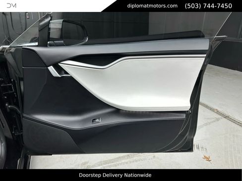 Used 2020 Tesla Model S Performance image 24