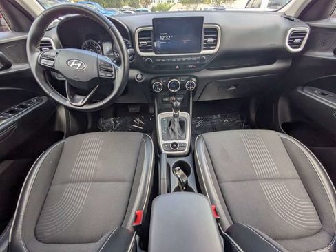 Used 2022 Hyundai Venue Limited FWD image 13