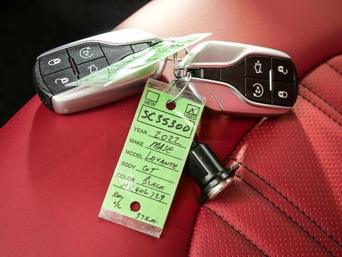 Certified 2022 Maserati Levante GT image 39