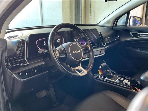 Used 2023 Kia Sportage EX FWD image 4