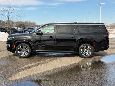 Used 2024 Jeep Wagoneer L Series II w/ Flexible Seating Group image 10