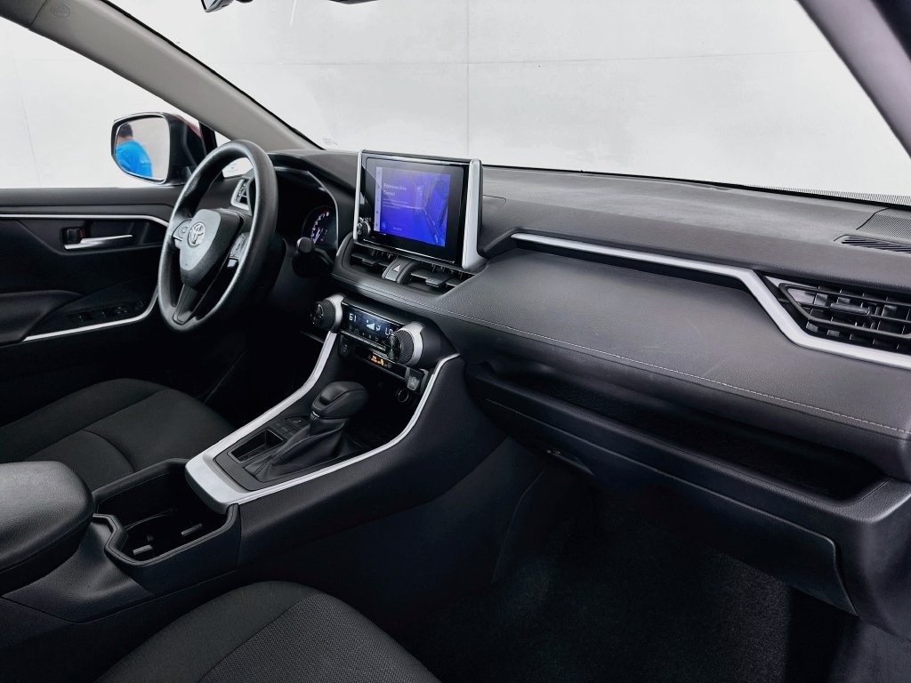 Certified 2025 Toyota RAV4 XLE FWD image 29