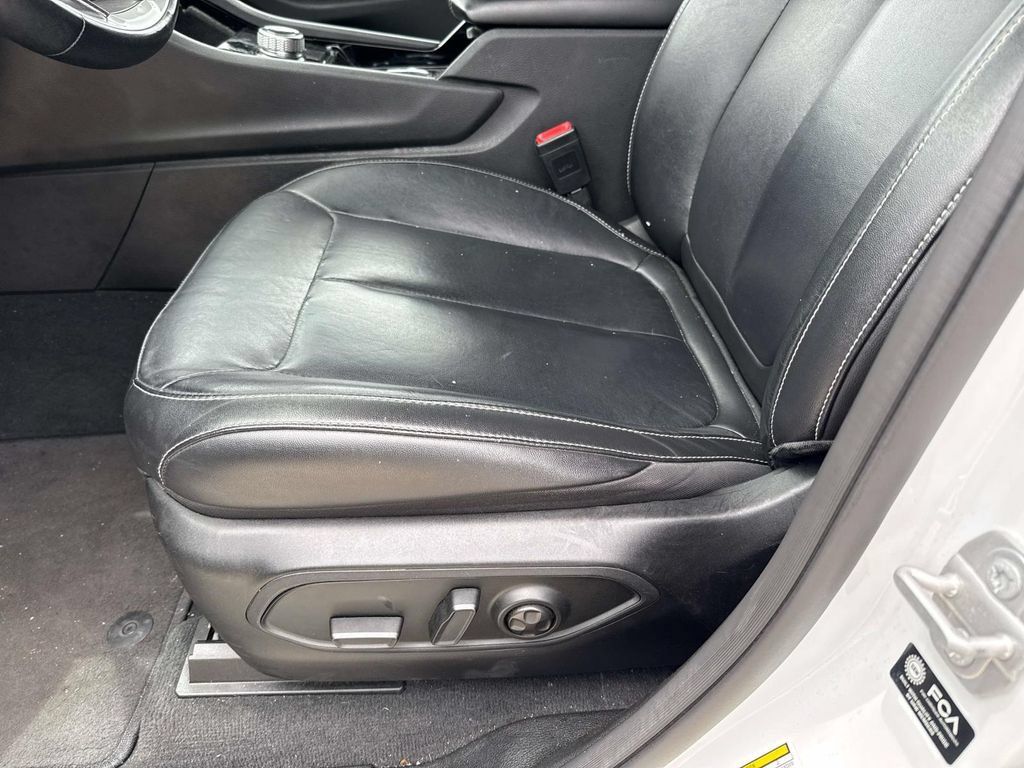 Used 2022 Jeep Grand Cherokee Limited RWD image 17
