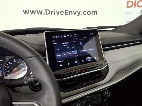 Used 2025 Jeep Compass Limited image 25