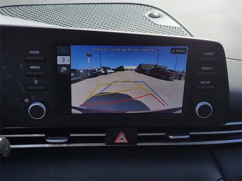Certified 2025 Hyundai Elantra SE image 21