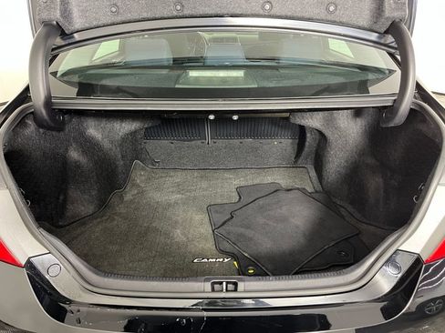 Used 2015 Toyota Camry XLE image 21