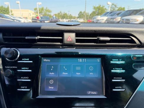 Used 2018 Toyota Camry SE FWD image 35