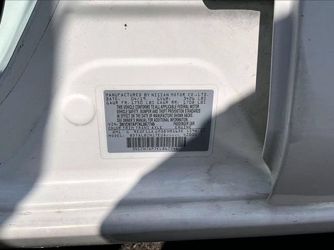 Used 2019 Nissan Versa SV FWD image 6
