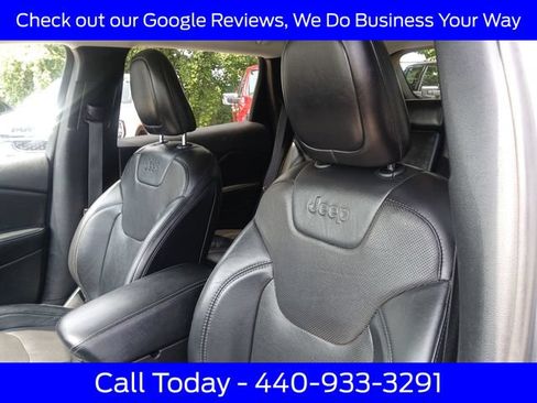 Used 2019 Jeep Cherokee Limited AWD/4WD image 20