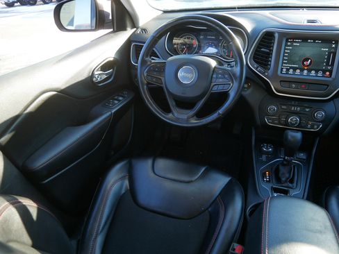 Certified 2020 Jeep Cherokee Trailhawk w/ Cold Weather Group image 9