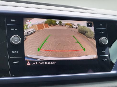 Used 2023 Volkswagen Taos SE w/ Panoramic Sunroof Package FWD image 21