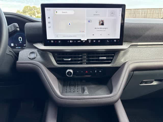 Used 2025 Ford Explorer Platinum RWD image 18