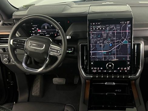 Used 2025 GMC Yukon Denali image 17