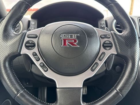 Used 2009 Nissan GT-R Premium image 22