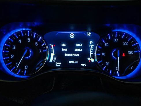 Used 2022 Chrysler Pacifica Limited FWD image 18