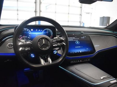 Used 2025 Mercedes-Benz E 53 AMG e 4MATIC Sedan image 23