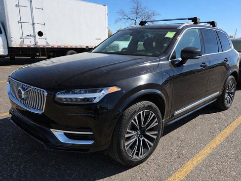 Used 2023 Volvo XC90 T8 Core image 13
