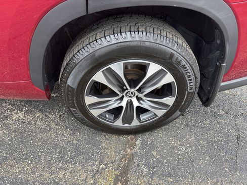 Used 2022 Toyota Highlander XLE image 31