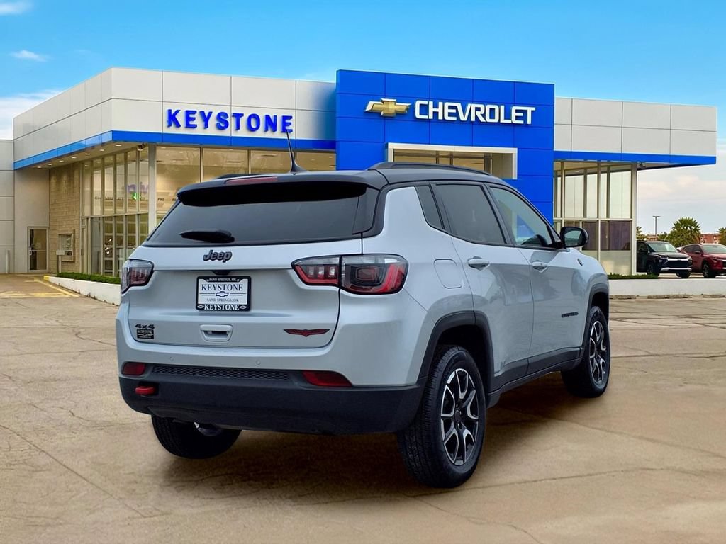 Used 2025 Jeep Compass Trailhawk AWD/4WD image 7
