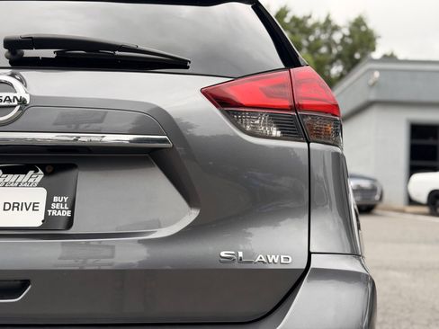 Used 2017 Nissan Rogue SL AWD/4WD image 10