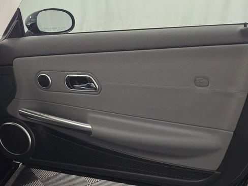 Used 2006 Chrysler Crossfire Limited RWD image 94