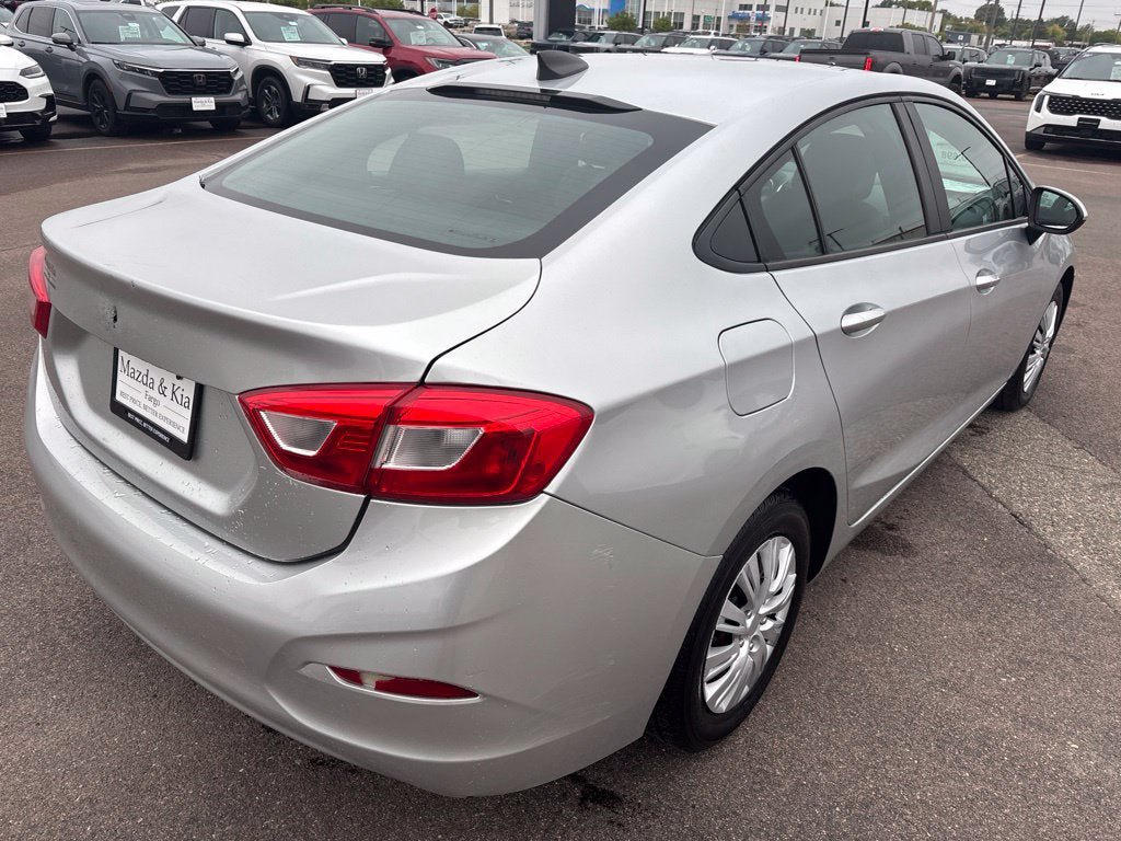 Used 2017 Chevrolet Cruze LS FWD image 5