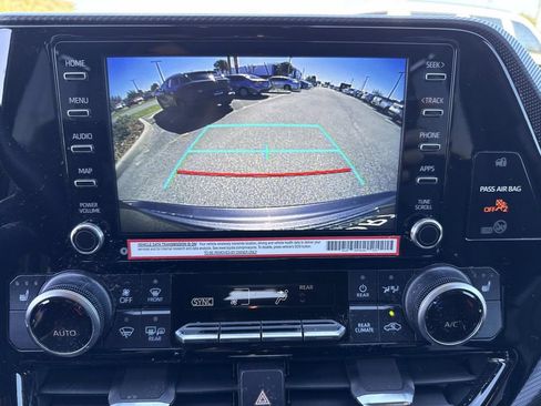 Used 2022 Toyota Highlander XSE image 33