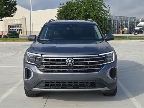 Used 2025 Volkswagen Atlas SE FWD image 10