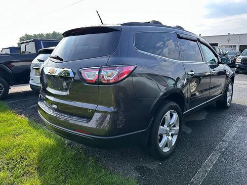 Used 2017 Chevrolet Traverse LT w/ Style and Technology Package AWD/4WD image 4