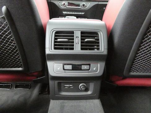 Used 2022 Audi SQ5 Prestige w/ Prestige Package image 44