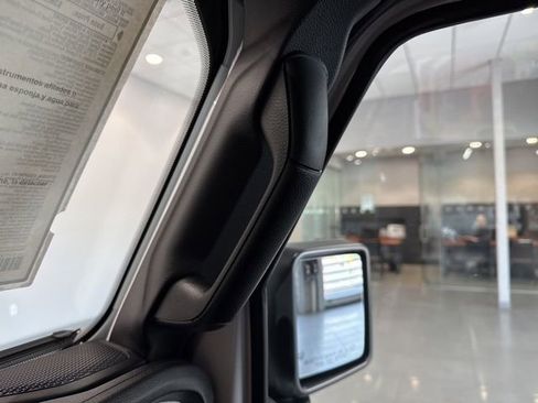 New 2025 Jeep Wrangler Willys AWD/4WD image 32