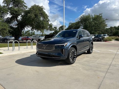 Used 2026 Volvo XC90 B6 Plus w/ Protection Package Premier image 2