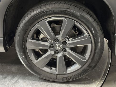 Used 2023 Honda Pilot Sport image 19