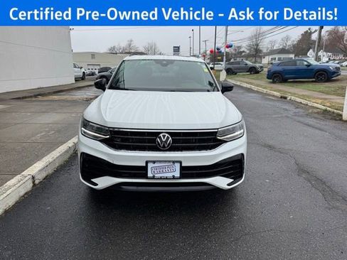 Certified 2023 Volkswagen Tiguan SE R-Line image 3