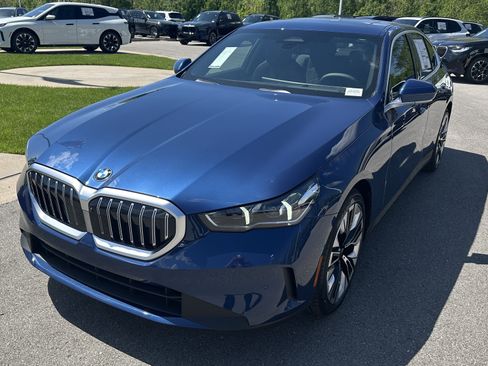 New 2026 BMW 530i xDrive w/ Premium Package AWD/4WD image 5