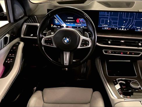 Used 2025 BMW X5 xDrive40i w/ M Sport Package image 5