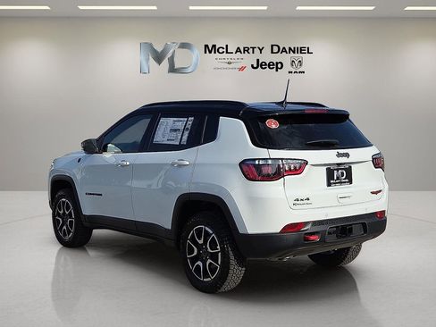 New 2026 Jeep Compass Trailhawk w/ Sun, Sound & Navigation Group image 4