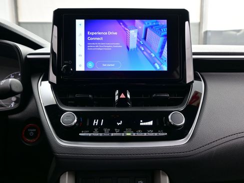 Used 2024 Toyota Corolla Cross SE image 18