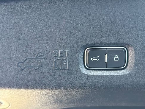 Used 2025 Ford Expedition Active image 37