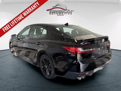 Used 2025 Toyota Camry SE FWD image 6