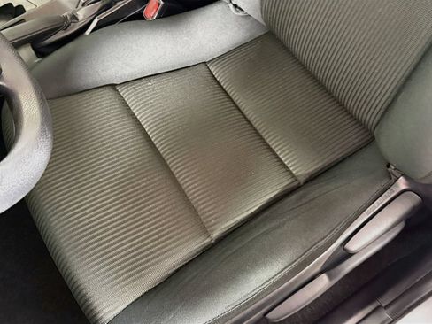 Used 2018 Toyota RAV4 LE FWD image 17
