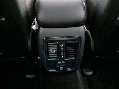 Certified 2022 Jeep Grand Cherokee Limited image 17