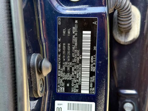 Used 2021 Toyota Highlander XLE AWD/4WD image 31
