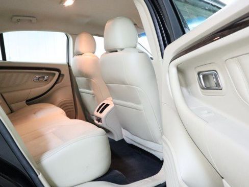 Used 2017 Ford Taurus Limited image 11