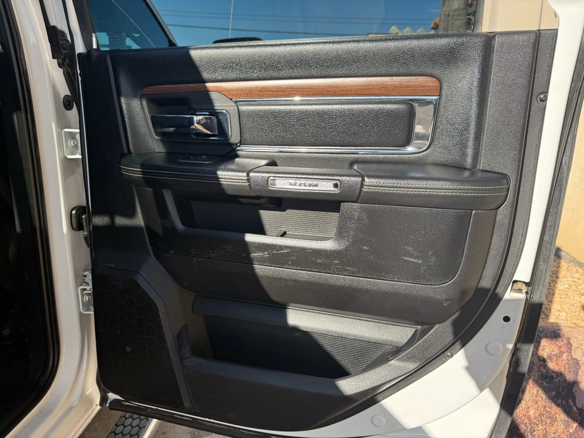 Used 2018 RAM 2500 Laramie AWD/4WD image 13