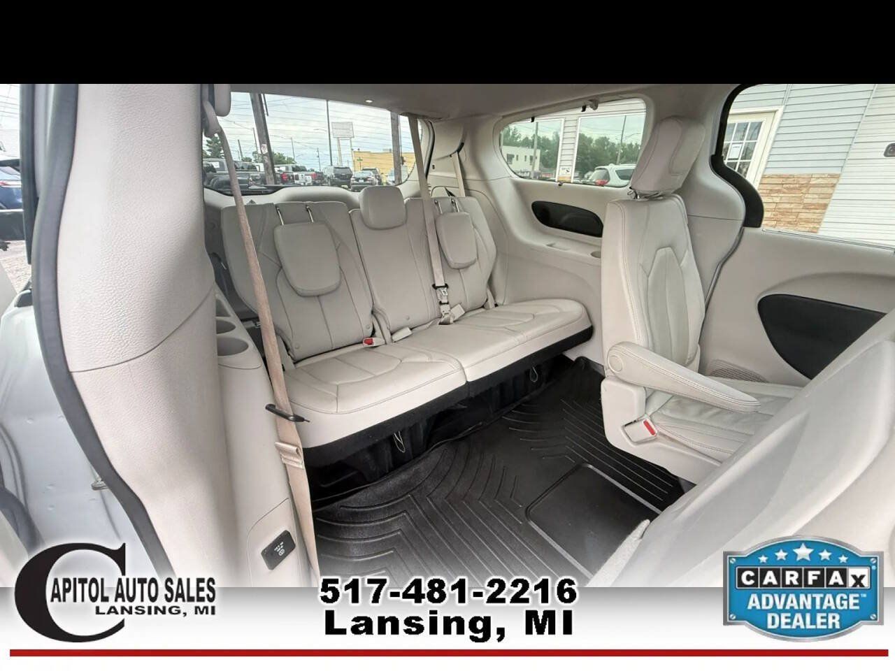 Used 2018 Chrysler Pacifica Touring-L Plus w/ Tire & Wheel Group FWD image 22