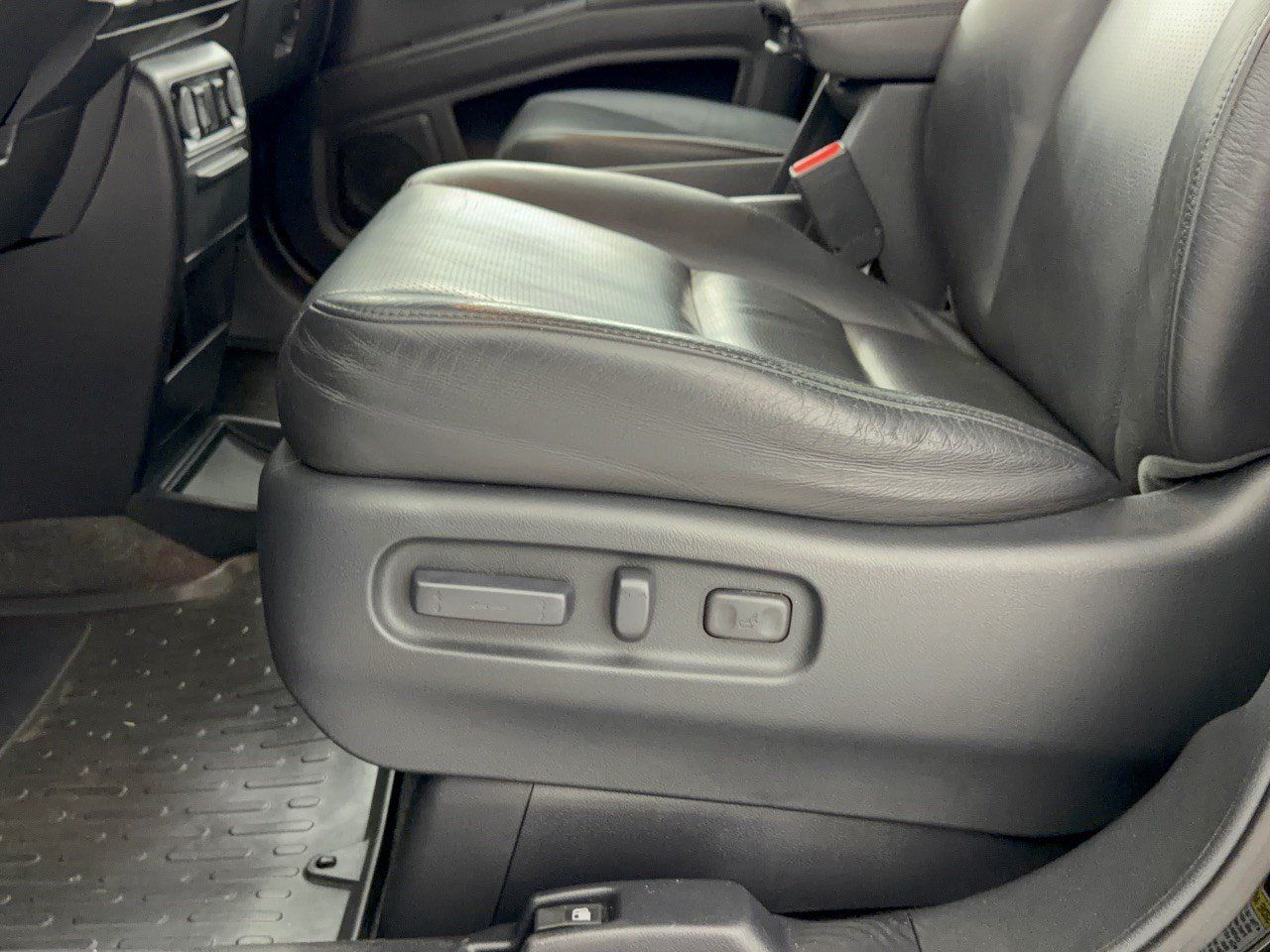 Used 2013 Honda Ridgeline RTL image 16