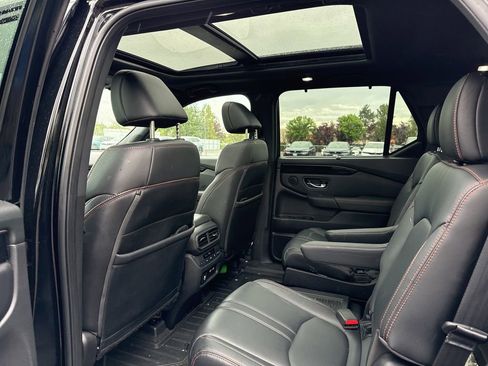 Used 2023 Honda Pilot TrailSport image 20