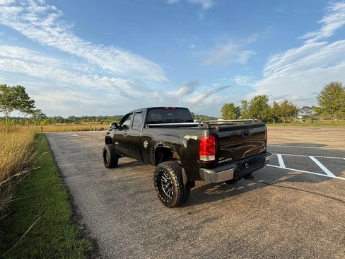 Used 2010 GMC Sierra 1500 SL AWD/4WD image 16